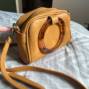 💛Dark yellow VEGAN leather bag from UrbanOutfitters 💛